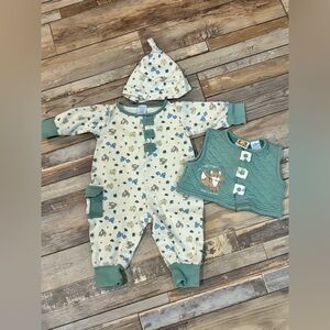 Peek a Babe vintage outfit and hat size 3/6 months